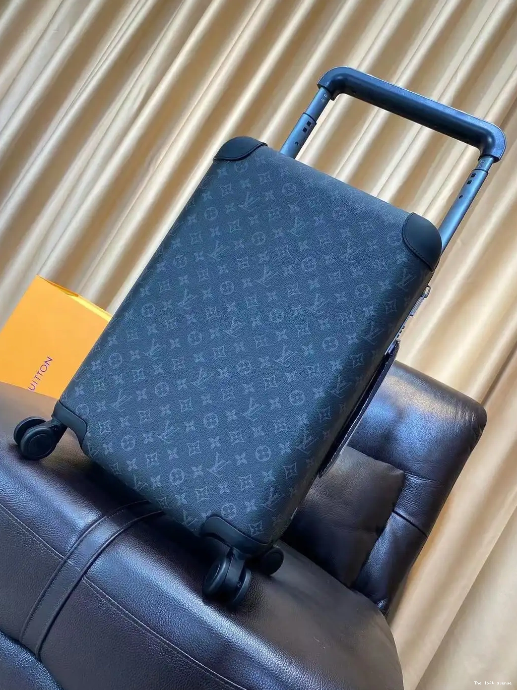 HORIZON SUITCASE 55 37L CUSTOM CABIN MONOGRAM 0501